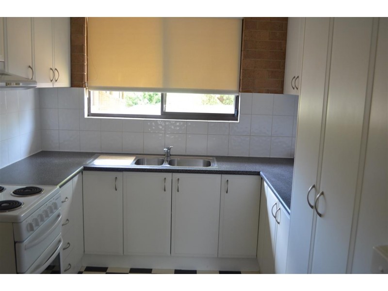 2/32 Bundara Crescent, Tumut NSW 2720