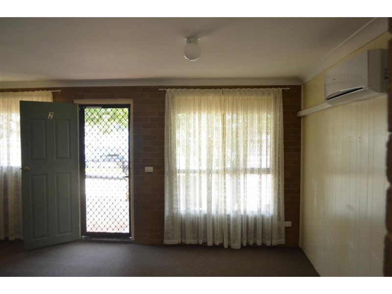 2/32 Bundara Crescent, Tumut NSW 2720