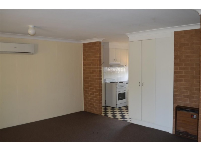 2/32 Bundara Crescent, Tumut NSW 2720