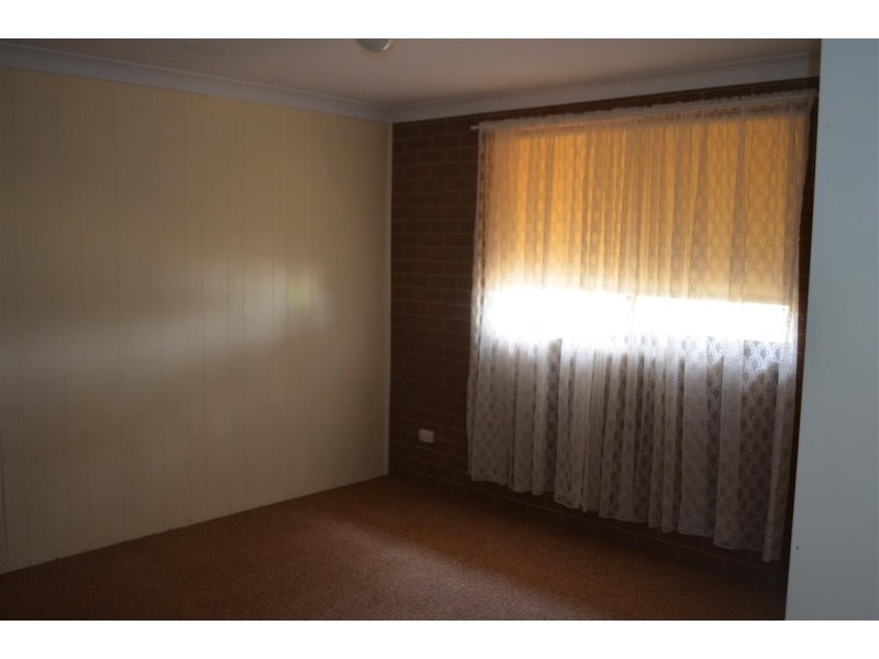 2/32 Bundara Crescent, Tumut NSW 2720