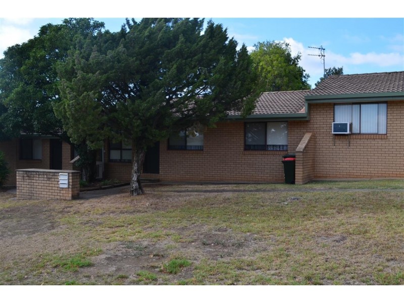 2/32 Bundara Crescent, Tumut NSW 2720