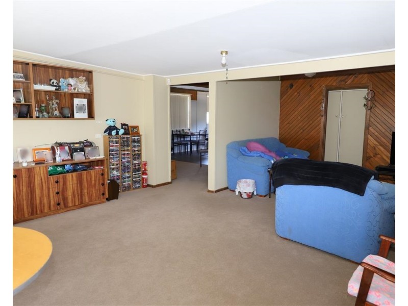 21 Kinred Street, Tumut NSW 2720