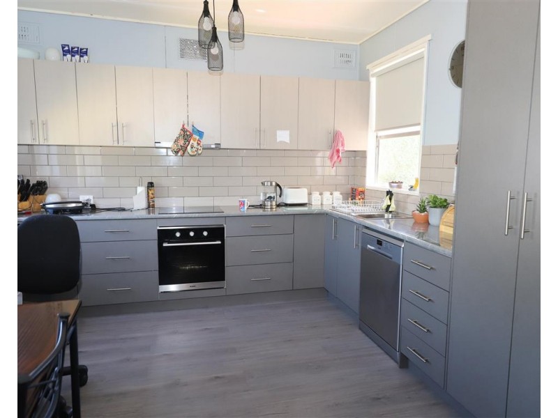 21 Kinred Street, Tumut NSW 2720