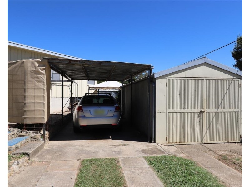21 Kinred Street, Tumut NSW 2720
