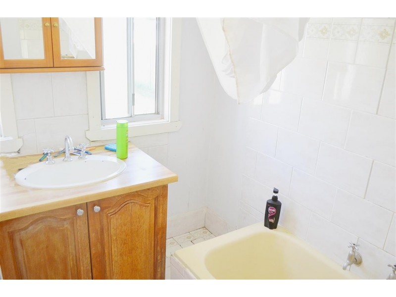 10 Leaburn Avenue, Batlow NSW 2730