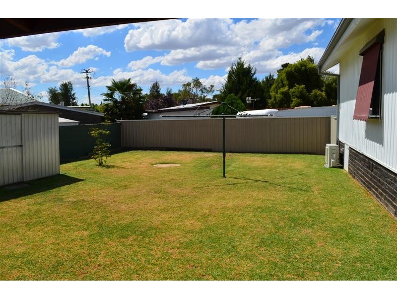 5 Blowering Road, Tumut NSW 2720