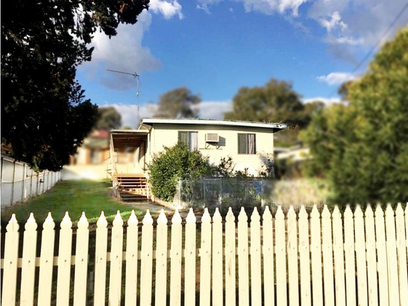 7 Booral Avenue, Tumut NSW 2720