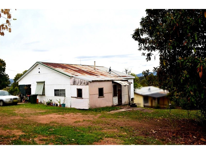 151 Lambie Street, Tumut NSW 2720