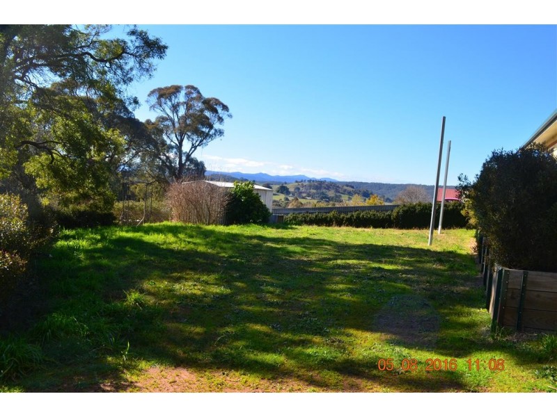38 Bartoman Street, Batlow NSW 2730
