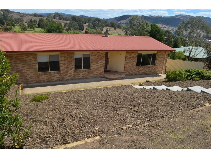 33 Booral Avenue, Tumut NSW 2720