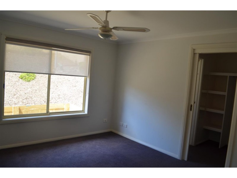 33 Booral Avenue, Tumut NSW 2720