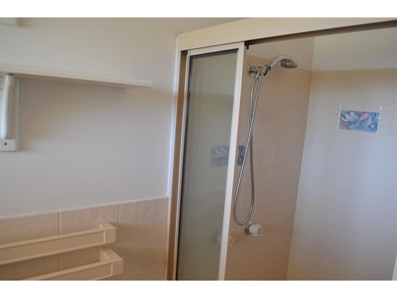 33 Booral Avenue, Tumut NSW 2720