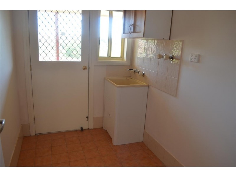 33 Booral Avenue, Tumut NSW 2720