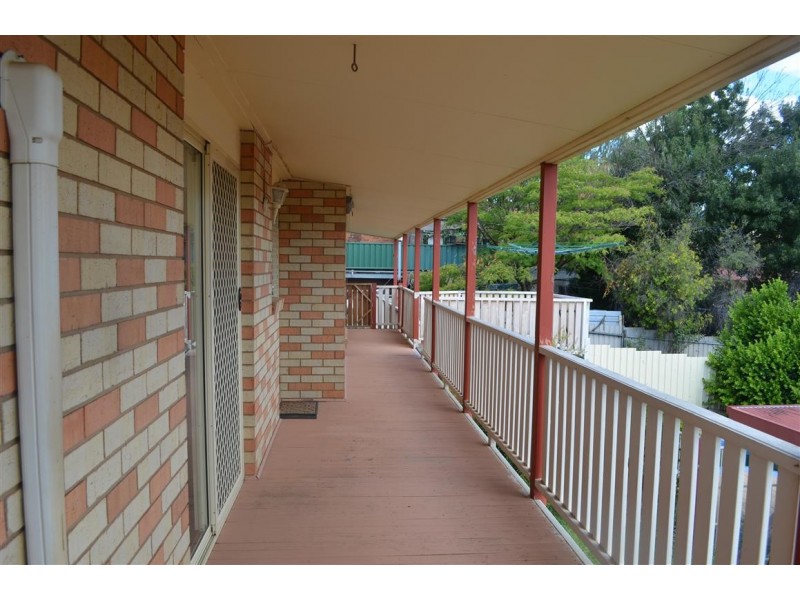 33 Booral Avenue, Tumut NSW 2720