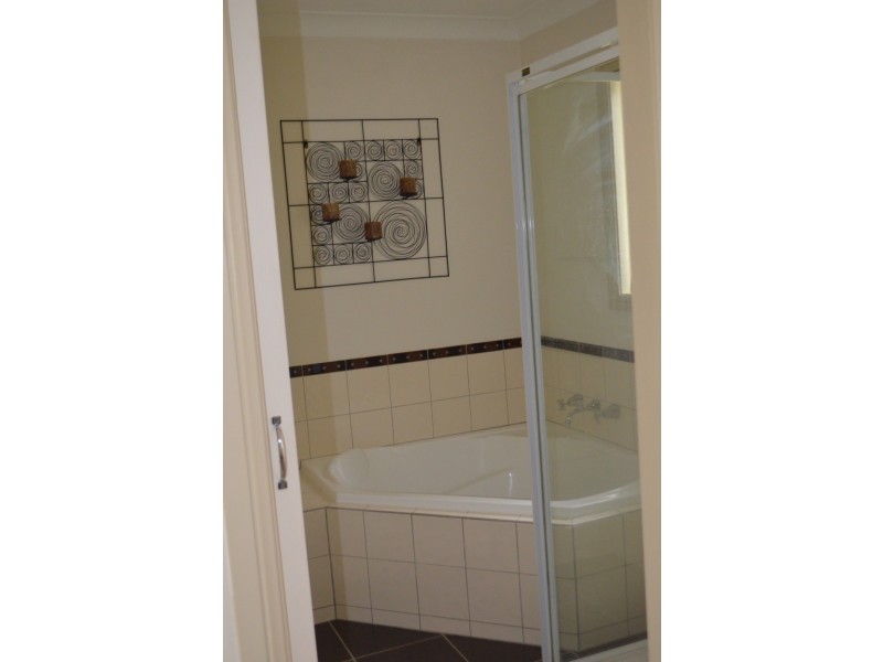 28 Cromwell Street, Adelong NSW 2729