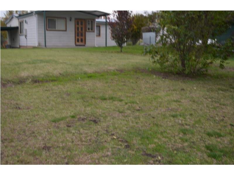 28 Cromwell Street, Adelong NSW 2729