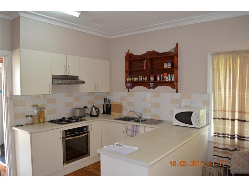 74 Broughton Street, Tumut NSW 2720