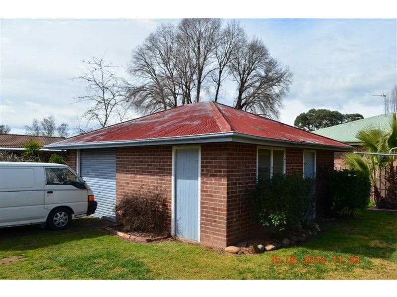 74 Broughton Street, Tumut NSW 2720