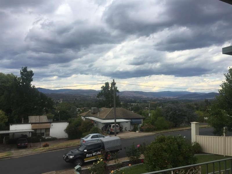 13 Highland Avenue, Tumut NSW 2720