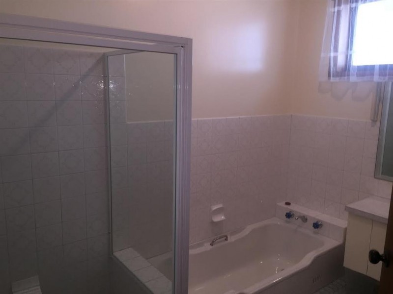 13 Highland Avenue, Tumut NSW 2720