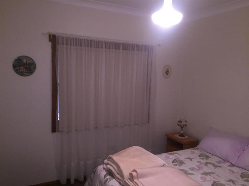 13 Highland Avenue, Tumut NSW 2720