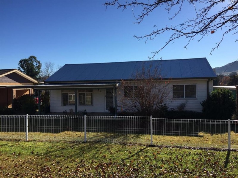 66 Lynch Street, Adelong NSW 2729