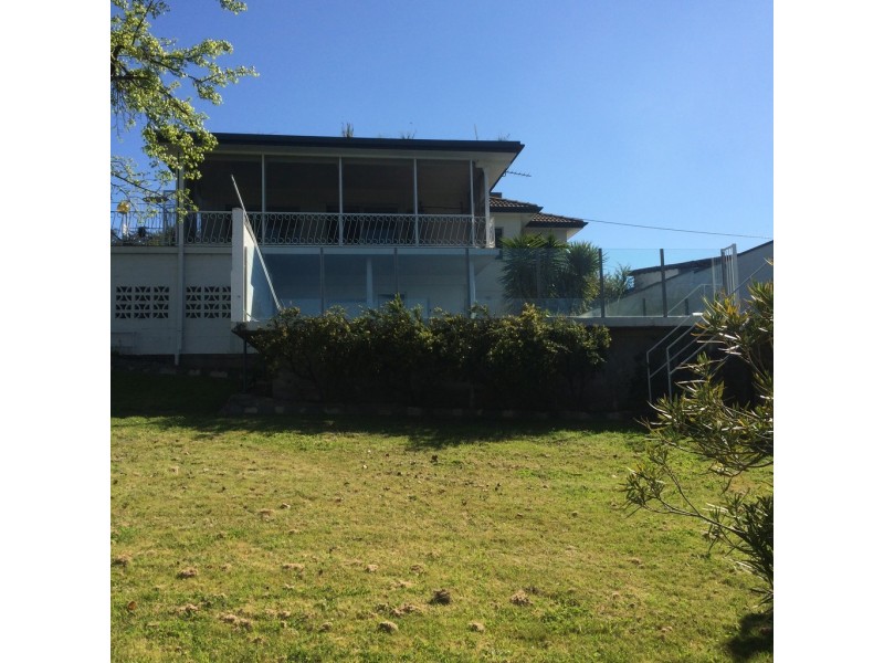 18 Highland Avenue, Tumut NSW 2720