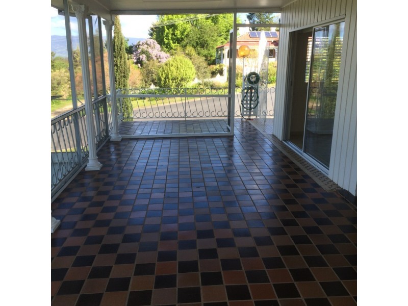 18 Highland Avenue, Tumut NSW 2720