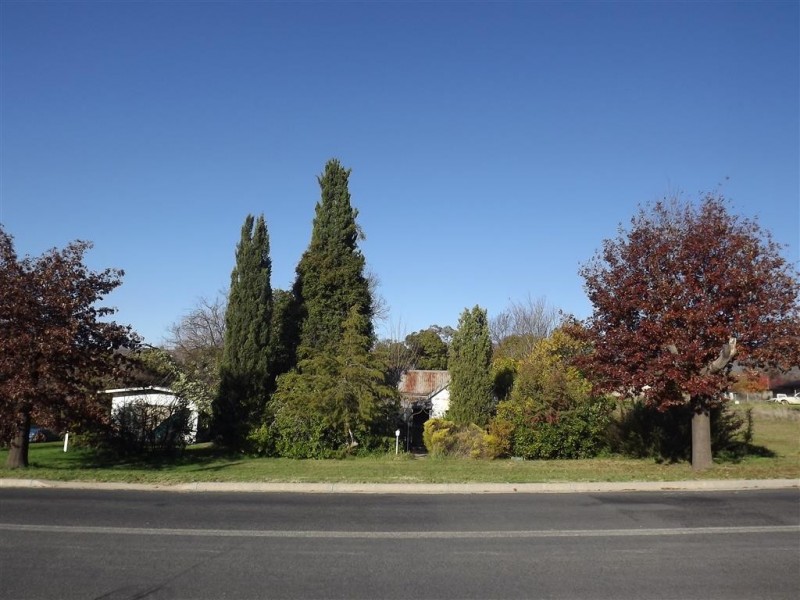 19 Campbell, Adelong NSW 2729