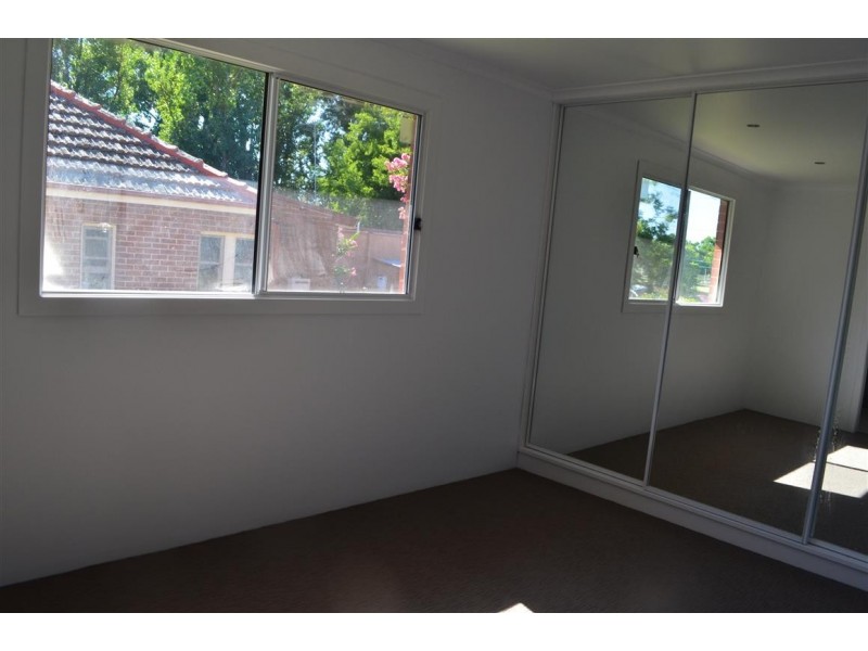 4 Robertson, Tumut NSW 2720