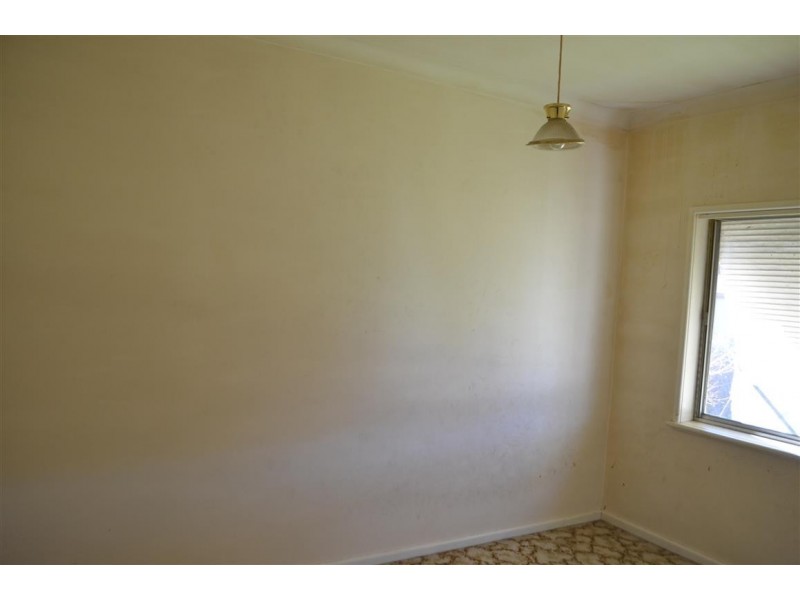 182 Capper Street, Tumut NSW 2720