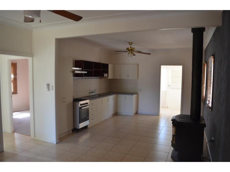 38 Herbert Street, Tumut NSW 2720