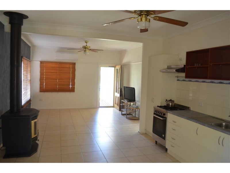 38 Herbert Street, Tumut NSW 2720