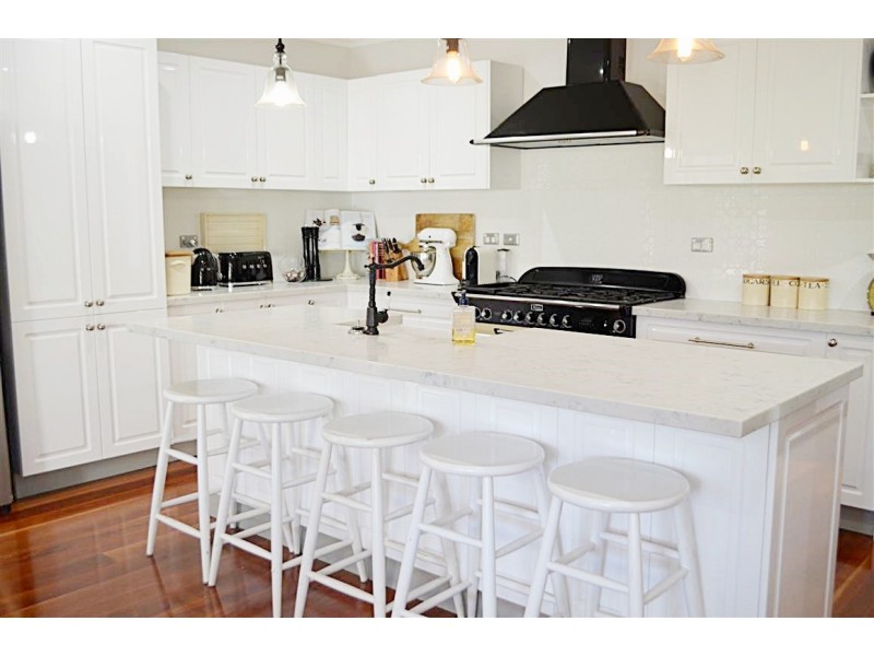 15 Clarke Street, Tumut NSW 2720