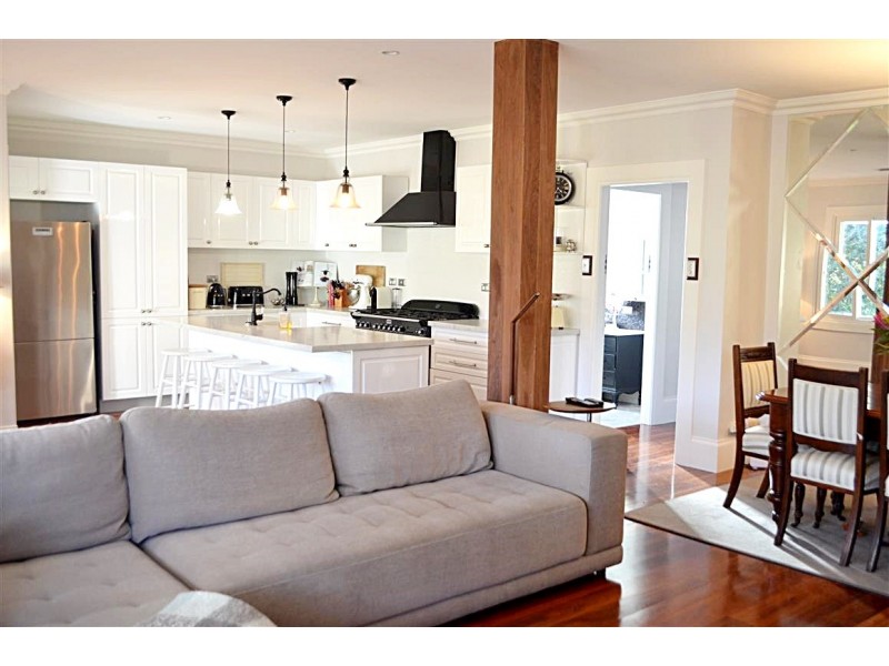 15 Clarke Street, Tumut NSW 2720