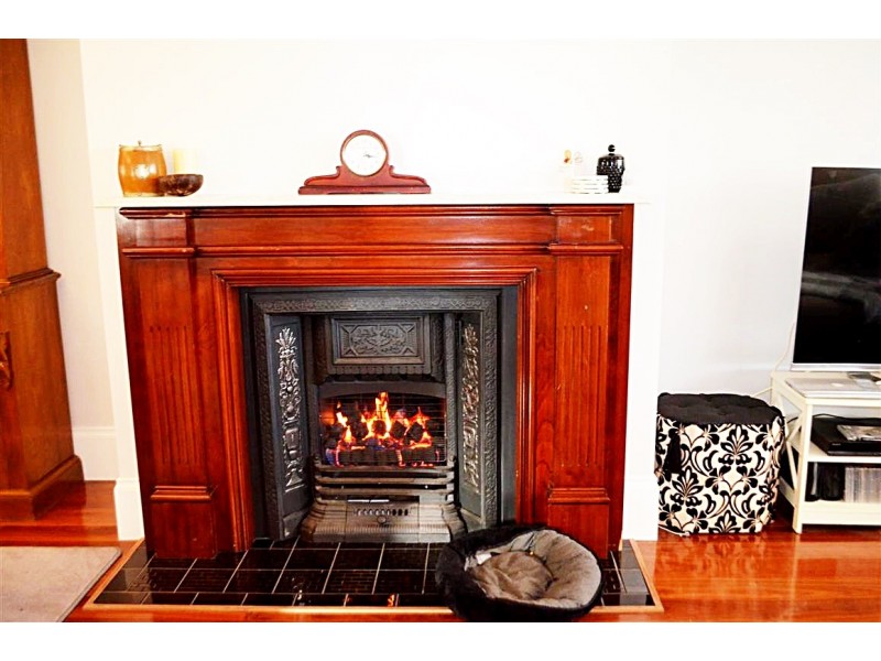 15 Clarke Street, Tumut NSW 2720