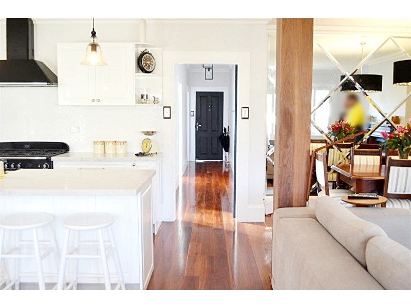 15 Clarke Street, Tumut NSW 2720