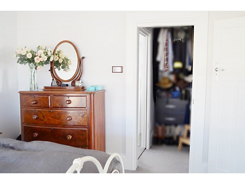 15 Clarke Street, Tumut NSW 2720