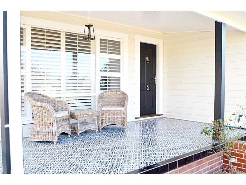 15 Clarke Street, Tumut NSW 2720