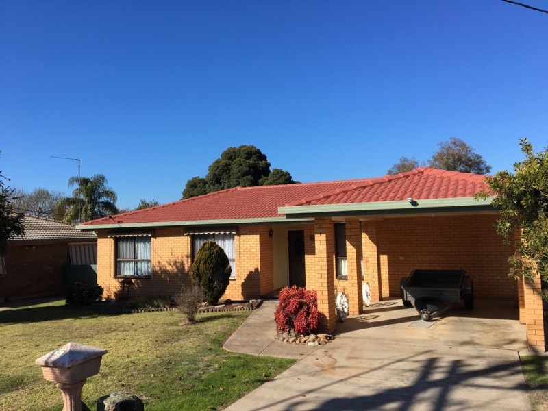 74 Sydney Street, Tumut NSW 2720