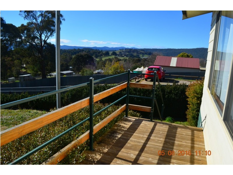 38 Bartoman Street, Batlow NSW 2730