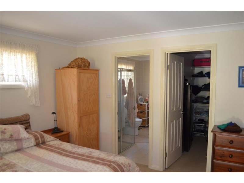 37-39 Campbell Street, Adelong NSW 2729
