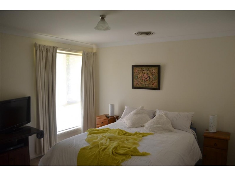 37-39 Campbell Street, Adelong NSW 2729