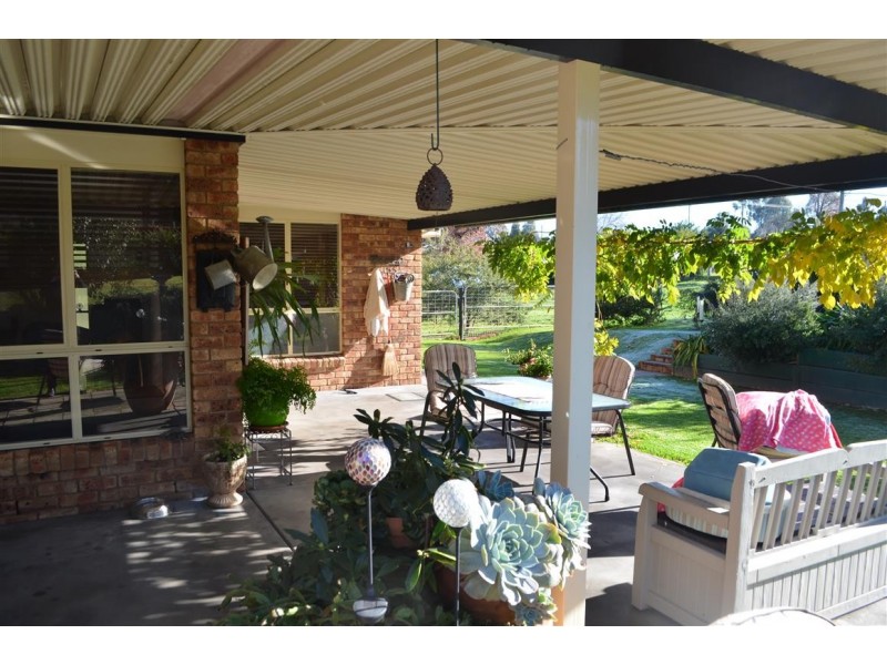 37-39 Campbell Street, Adelong NSW 2729