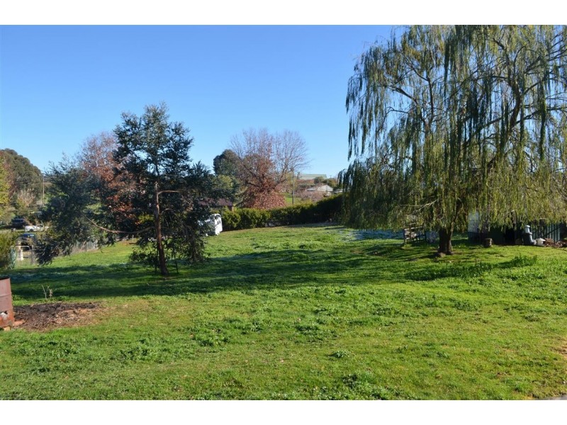 37-39 Campbell Street, Adelong NSW 2729