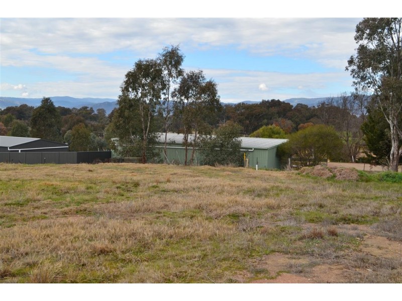 8 Emery Place, Tumut NSW 2720