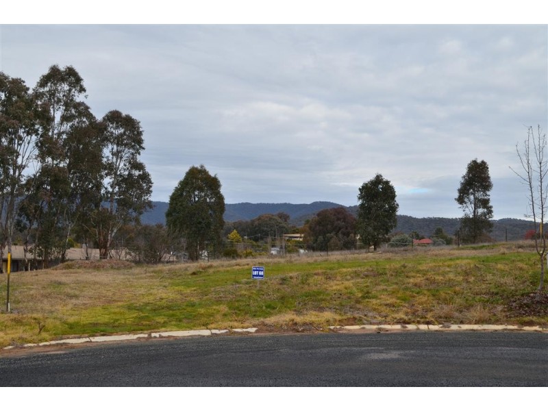 8 Emery Place, Tumut NSW 2720