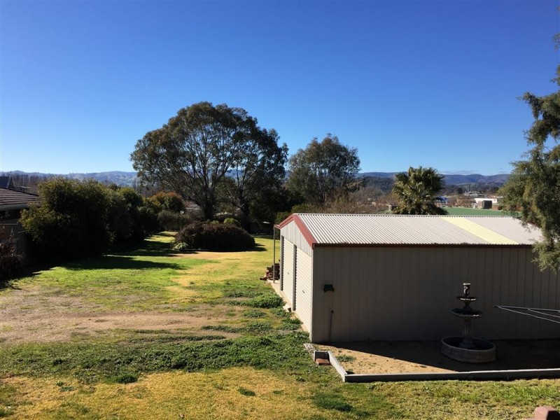 34 Simpson Street, Tumut NSW 2720