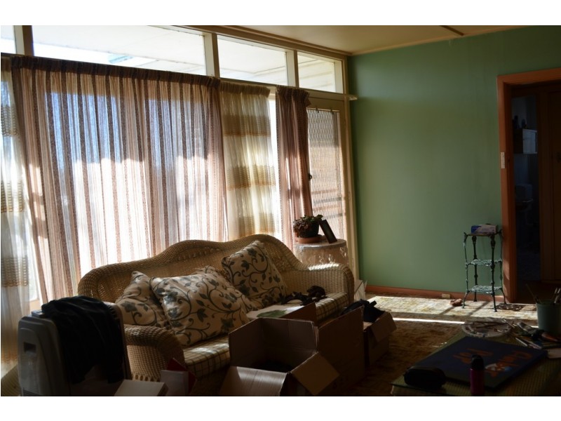 4 Colwell Street, Tumut NSW 2720