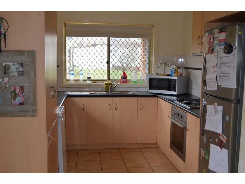 2 Cromwell Street, Adelong NSW 2729